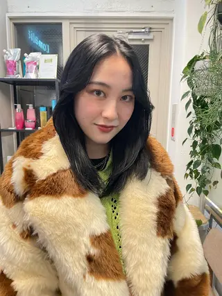 ロング カラー ミルクティー× グレージュMOMOのヘアスタイル