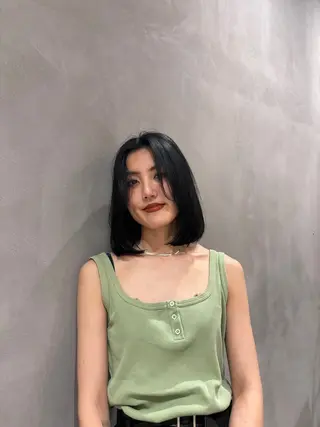 カラー 都築 菜美のヘアスタイル