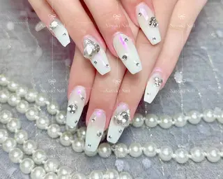 ネイル 🦋 Queenieのネイルデザイン