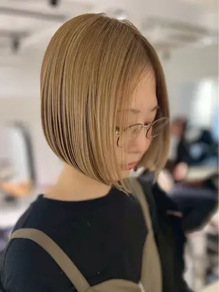 ショート カラー UNBIRTHDAY いずみのヘアスタイル