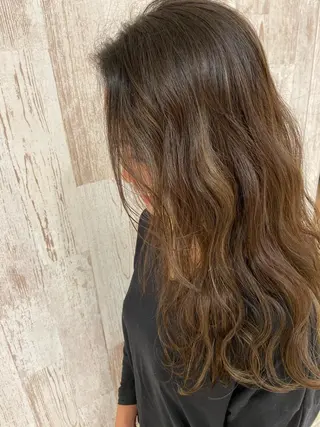 セミロング カラー Oopsレイヤー 加藤澄都のヘアスタイル