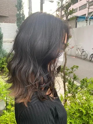 ミディアム トップスタイリスト/ アユミのヘアスタイル