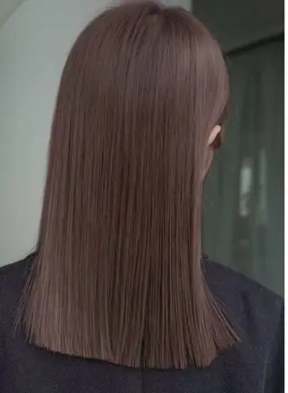 ミディアム カラー 岩田 柊憂花のヘアスタイル