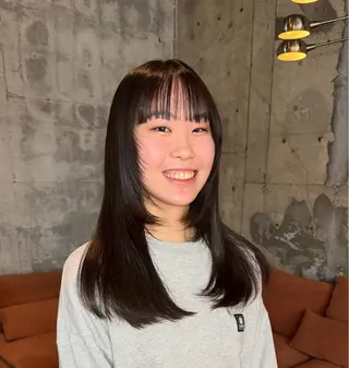 ロング 澁谷 咲映のヘアスタイル