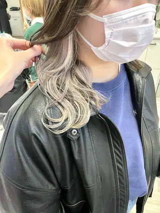 セミロング カラー インナーカラー 推し ブリーチ  髪質改善のヘアスタイル