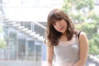 セミロング KASHI|顔まわり ×艶髪プロデューサーのヘアスタイル