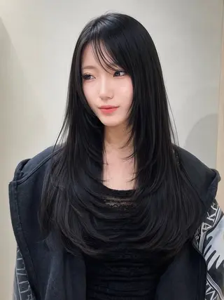 ロング 大人韓国レイヤ ー特化｜角岡泉希🩶のヘアスタイル