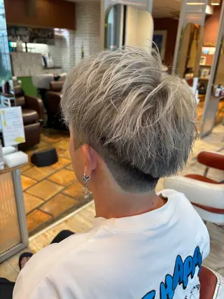 カラー 浜村 来図のヘアスタイル