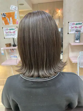 ミディアム 前田 菜奈子のヘアスタイル