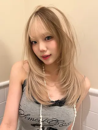 ロング カラー 抜きっぱなしブロンド /ハイトーン/カナタのヘアスタイル