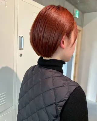 ショート 中村拓磨 明るい白髪染めのヘアスタイル
