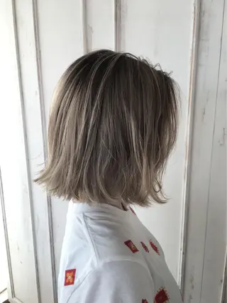 ミディアム カラー 須田 ゆかりのヘアスタイル