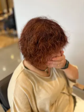 ショート カラー パーマ とぐち しおりのヘアスタイル