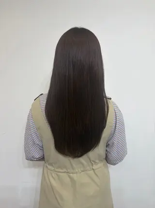 カラー LOA Riaのヘアスタイル