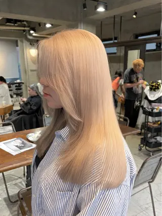 ロング カラー 似合わせベージュ 🍯ayumi🍯のヘアスタイル
