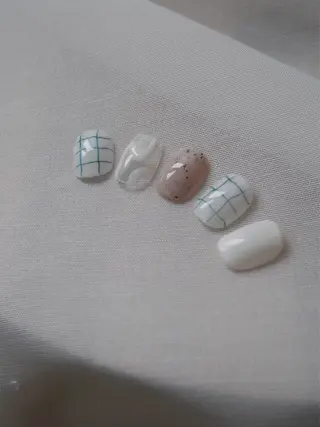 ネイル hiromi SHIROlienのネイルデザイン