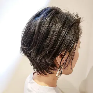 ショート 中高下 由真のヘアスタイル