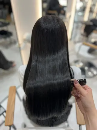 ロング カラー Zina aimiのヘアスタイル