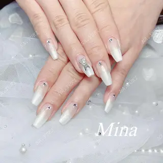 ネイル 🦋 Queenieのネイルデザイン