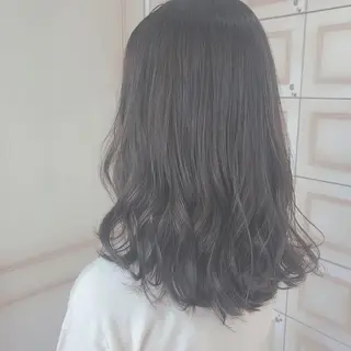 セミロング カラー TRENCH 相澤 果歩のヘアスタイル