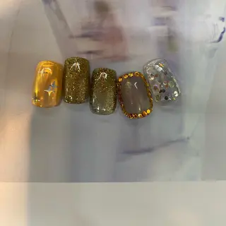 ネイル 栗林 実莉のネイルデザイン