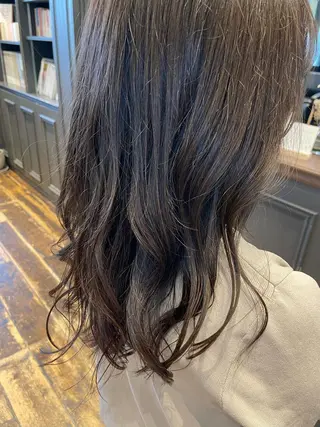 ミディアム カラー くるくるパーマ aikoのヘアスタイル