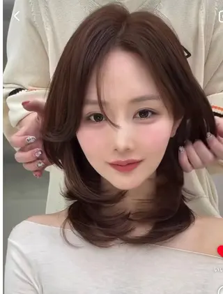 セミロング 【大宮】一日限定 ハイレイヤーカットのヘアスタイル