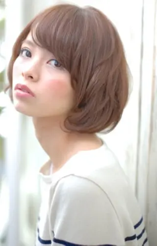 ショート ミディアム カラー パーマ 推し活専用 【派手髪】飯野ゆかりのヘアスタイル