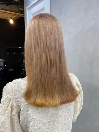 セミロング カラー ヘアアレンジ ブリーチダブルカラー 元町三宮/三ノ宮のヘアスタイル