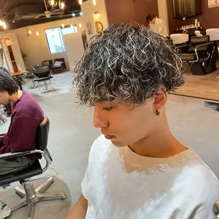 ショート カラー パーマ メンズ ツイスパ特化 石川 歳也のヘアスタイル