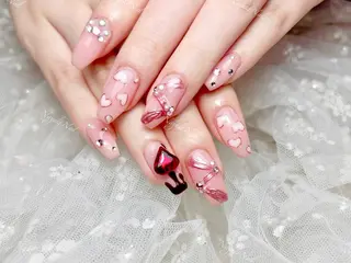ネイル 🦋 Queenieのネイルデザイン