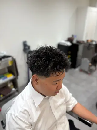 ショート パーマ メンズ 深澤 知樹のヘアスタイル