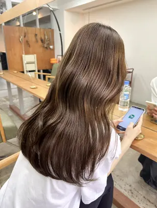 ロング まさと/ヘーゼルベー ジュ/レイヤーカットのヘアスタイル
