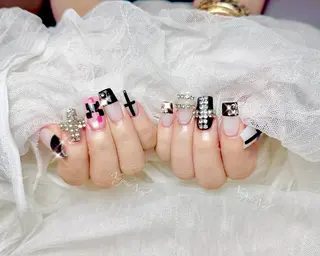 ネイル 🦋 Queenieのネイルデザイン