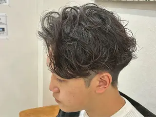 ショート センターパート 韓国ヘア・綾也のヘアスタイル