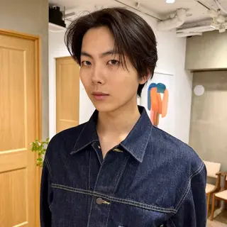 ミディアム メンズ センターパート 田形清流のヘアスタイル