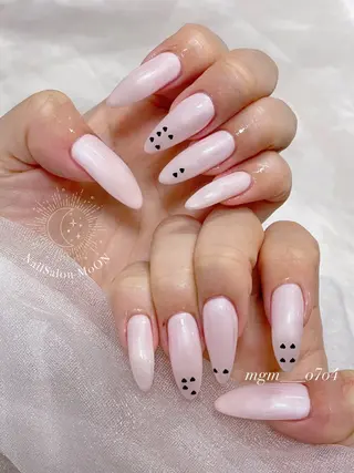 MoON...❤︎ MeGuのネイルデザイン