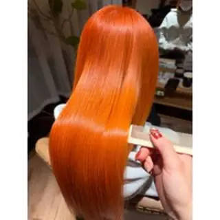 ロング カラー ブリーチ・カットモデ ル募集中🫧高口小春のヘアスタイル