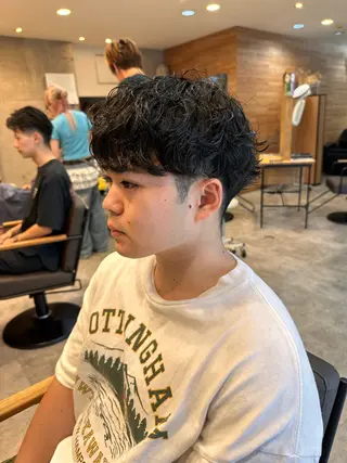 ショート パーマ メンズ 🔥メンズカラー🔥 セヤシュウヘイのヘアスタイル