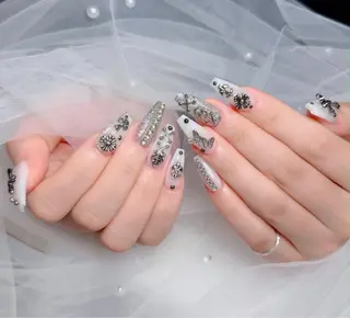 ネイル Lenie Kabukichoのネイルデザイン