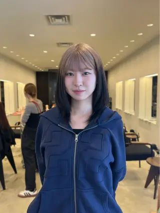 ミディアム 羽鳥 菜々子のヘアスタイル