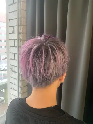 ショート カラー LUXBE LUCEのヘアスタイル