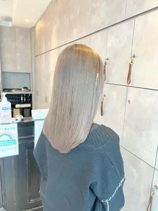 ミディアム カラー 🫧艶ダブルカラー ブリーチ🫧トモヤのヘアスタイル