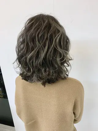 ミディアム 穐田 司樹のヘアスタイル
