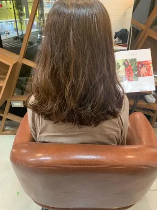 セミロング パーマ 吉田 茉生のヘアスタイル