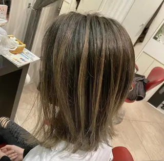 ミディアム カラー 【育休中】EARTH 荒井店HARUNAのヘアスタイル