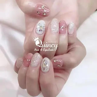ネイル Quincy ネイル&アイラッシュのマツエク・マツパデザイン