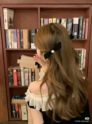 ロング カラー ラベンダー💜 グレージュ🩶のヘアスタイル