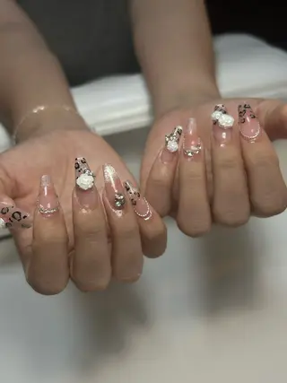 ネイル 🌺れでぃんネイル| 大和🤍深夜営業のネイルデザイン