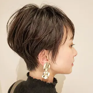 ショート 中高下 由真のヘアスタイル